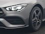Mercedes-Benz CLA Shooting Brake 250 e AMG Plug In Hybrid 218pk Dealer O.H PHEV | Trekhaak Af Fabriek | Panodak | Burmester Sound | Adaptive Cruise | Alcantara Sportstoelen Verwarmd | Sfeerverlichting | WideScreen | Navigatie |