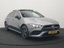 Mercedes-Benz CLA Shooting Brake 250 e AMG Plug In Hybrid 218pk Dealer O.H PHEV | Trekhaak Af Fabriek | Panodak | Burmester Sound | Adaptive Cruise | Alcantara Sportstoelen Verwarmd | Sfeerverlichting | WideScreen | Navigatie |