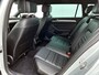 Volkswagen Passat Variant 1.6 TDI Highline Business R Automaat | Parkeersensoren | Apple CarPlay | Stoelverwarming