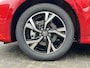 Toyota Yaris 1.5 Hybrid 115 Dynamic | Emotional Red | Comfort Pack | Nieuw uit voorraad leverbaar |