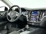 Volvo V60 B4 Aut. Plus Dark | Parkeercamera | Stoel- en stuurverwarming | Trekhaak