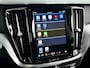 Volvo V60 B4 Aut. Plus Dark | Parkeercamera | Stoel- en stuurverwarming | Trekhaak