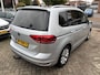 Volkswagen Touran 1.5 TSI Highline LED kopl./Apple Carpl./Camera/electriche stoele
