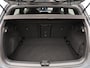 Volkswagen Golf R-Line 1.5 eTSI 150 PK DSG | LED | Panoramadak | Achteruitrijcamera | Navigatie Via Smartphone | Stoel & Stuurwielverwarming |