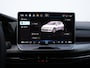 Volkswagen Golf R-Line 1.5 eTSI 150 PK DSG | LED | Panoramadak | Achteruitrijcamera | Navigatie Via Smartphone | Stoel & Stuurwielverwarming |