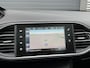 Peugeot 308 SW 1.2 PureTech Blue Lion | Panoramadak | Navigatie | 18 Inch Lichtmetalen Velgen | DAB | Privacy Glass |