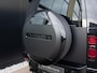 Land Rover Defender 110 2.0 P300e 110 X-Dynamic HSE Trekhaak l Schuif-/kantel Panorama dak l Black Pack l Treeplanken l Spoiler l Wheelcover l 24 Inch l