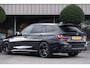 BMW 3-Serie Touring 330e M Sport Shadow HUD LASERLED PANODAK TREKHAAK CARBON Gratis onderhoud T/M 2027