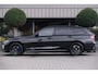 BMW 3-Serie Touring 330e M Sport Shadow HUD LASERLED PANODAK TREKHAAK CARBON Gratis onderhoud T/M 2027
