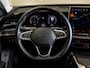 Volkswagen Passat Variant 1.5 eTSI Elegance Business / 150pk / Panorama dak / Trekhaak / Dodehoek / Stoel en stuur verwarming /