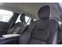 Volvo V60 2.0 T6 Plug-in hybrid AWD Essential Bright Trekhaak elektrisch uitklapbaar | Lederenstoelen | Cruisecontrol | Stoel & Stuurverwarming | Camera Achter | Parkeersensoren Voor |
