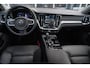 Volvo V60 2.0 T6 Plug-in hybrid AWD Essential Bright Trekhaak elektrisch uitklapbaar | Lederenstoelen | Cruisecontrol | Stoel & Stuurverwarming | Camera Achter | Parkeersensoren Voor |