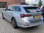 Skoda Octavia Combi 1.5 TSI 150 pk First Edition Navigatie Keyless Carplay Stoelverwarming ACC Dab Led Matrix Parkeersensoren v+a 18 Inch Velgen Getint Glas NL Auto