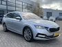Skoda Octavia Combi 1.5 TSI 150 pk First Edition Navigatie Keyless Carplay Stoelverwarming ACC Dab Led Matrix Parkeersensoren v+a 18 Inch Velgen Getint Glas NL Auto