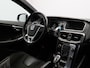 Volvo V40 1.6 T2 R-Design / Trekhaak / Panoramadak / 18" R-design wielen / Cruise control /Leder-nubuck bekleding / Dealer Onderhouden /