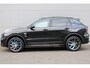 Lynk & Co 01 AUT7 262PK Business Edition, Nieuwe Auto! | Panoramadak | 20-Inch Velgen | 78 km Elektrisch | Sfeerverlichting | Keyless Entry en Start | Navigatie | 360 Graden Camera