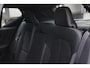 Volvo EX40 Single Motor Extended Range Ultra 82 kWh | Verwarmbare voorstoelen | Verwarmbaar stuurwiel | Panoramadak | Premium audio by Harman Kardon | Rondom zichtcamera | 19 inch Lichtmetalen velgen | Semi elektrische trekhaak