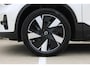 Volvo EX40 Single Motor Extended Range Ultra 82 kWh | Verwarmbare voorstoelen | Verwarmbaar stuurwiel | Panoramadak | Premium audio by Harman Kardon | Rondom zichtcamera | 19 inch Lichtmetalen velgen | Semi elektrische trekhaak