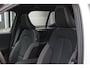 Volvo EX40 Single Motor Extended Range Ultra 82 kWh | Verwarmbare voorstoelen | Verwarmbaar stuurwiel | Panoramadak | Premium audio by Harman Kardon | Rondom zichtcamera | 19 inch Lichtmetalen velgen | Semi elektrische trekhaak