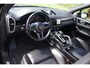 Porsche Cayenne 3.0 E-Hybrid | Pano | Sport Chrono | Lucht vering | Org NL |