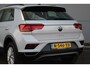 Volkswagen T-Roc 1.5 TSI Style Adaptive Cruise C. | CarPlay | Park Assist V&A | DAB+ | Airco | Bleutooth Draadloos tel lader | Adaptive Cruise C. | CarPlay | Park Assist V&A | DAB+ | Airco | Bleutooth Draadloos tel lader |