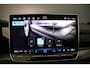 Volkswagen Golf 1.5 eTSI R-Line Edition 150pk DSG Automaat, Panoramadak, LED matrix koplampen, Harman Kardon sound, Stoelverwarming, Adaptive cruise control, Navigatie, App connect, Stoelverwarming, Side assist