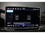 Volkswagen Golf 1.5 eTSI R-Line Edition 150pk DSG Automaat, Panoramadak, LED matrix koplampen, Harman Kardon sound, Stoelverwarming, Adaptive cruise control, Navigatie, App connect, Stoelverwarming, Side assist