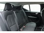 Volvo XC40 1.5 T3 Momentum | Lichtmetalen Velgen 18" | Rijstrooksensor Met Correctie | Uitwijk Assistent | Apple Carplay | Electronic Climate Controle | Voorstoelen Verwarmend | DAB Ontvanger | Sensus Connect Met High Performance Audio | Achteruitrijcamera | Achterbank Elektrisch Neerklapbaar |