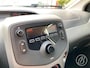Peugeot 108 1.0 e-VTi 72pk 5D Active | radio met bluetooth, dab, airconditioning, getinte ramen, toerenteller. elek ramen voor en verstelbare buitenspiegels,