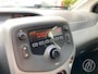 Peugeot 108 1.0 e-VTi 72pk 5D Active | radio met bluetooth, dab, airconditioning, getinte ramen, toerenteller. elek ramen voor en verstelbare buitenspiegels,