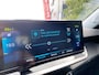 Peugeot e-2008 EV 50kWh 136pk Allure Pack | camera, parkeersensoren, navigatie, dab, 17 inch velgen, apple, android, keyless, climate- en cruise control