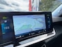 Peugeot e-2008 EV 50kWh 136pk Allure Pack | camera, parkeersensoren, navigatie, dab, 17 inch velgen, apple, android, keyless, climate- en cruise control