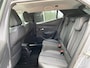 Peugeot e-2008 EV 50kWh 136pk Allure Pack | camera, parkeersensoren, navigatie, dab, 17 inch velgen, apple, android, keyless, climate- en cruise control