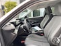 Peugeot e-2008 EV 50kWh 136pk Allure Pack | camera, parkeersensoren, navigatie, dab, 17 inch velgen, apple, android, keyless, climate- en cruise control