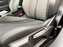 Peugeot e-2008 EV 50kWh 136pk Allure Pack | camera, parkeersensoren, navigatie, dab, 17 inch velgen, apple, android, keyless, climate- en cruise control
