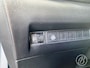 Peugeot e-2008 EV 50kWh 136pk Allure Pack | camera, parkeersensoren, navigatie, dab, 17 inch velgen, apple, android, keyless, climate- en cruise control