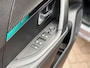 Peugeot e-2008 EV 50kWh 136pk Allure Pack | camera, parkeersensoren, navigatie, dab, 17 inch velgen, apple, android, keyless, climate- en cruise control