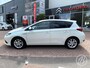 Toyota Auris 1.8 Hybrid 136pk CVT Dynamic | camera, 16 inch velgen, dab, navigatie, keyless, bluetooth, climate- en cruise control