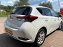 Toyota Auris 1.8 Hybrid 136pk CVT Dynamic | camera, 16 inch velgen, dab, navigatie, keyless, bluetooth, climate- en cruise control