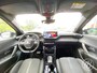 Peugeot 2008 1.2 Hybrid 136pk e-DCS6 GT | adaptive cruise, camera,pdc, 17 inch velgen, navigatie, draadloos apple carplay of android auto, two tone kleur, climate
