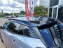 Peugeot 2008 1.2 Hybrid 136pk e-DCS6 GT | adaptive cruise, camera,pdc, 17 inch velgen, navigatie, draadloos apple carplay of android auto, two tone kleur, climate