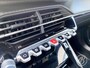 Peugeot 2008 1.2 Hybrid 136pk e-DCS6 GT | adaptive cruise, camera,pdc, 17 inch velgen, navigatie, draadloos apple carplay of android auto, two tone kleur, climate