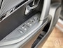 Peugeot 2008 1.2 Hybrid 136pk e-DCS6 GT | adaptive cruise, camera,pdc, 17 inch velgen, navigatie, draadloos apple carplay of android auto, two tone kleur, climate