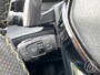 Peugeot 2008 1.2 Hybrid 136pk e-DCS6 GT | adaptive cruise, camera,pdc, 17 inch velgen, navigatie, draadloos apple carplay of android auto, two tone kleur, climate