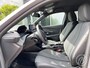 Peugeot 2008 1.2 Hybrid 136pk e-DCS6 Allure | camera , parkeersensoren voor en achter, navigatie, draadloos apple of android, adaptive cruise, 17 inch velgen