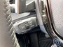 Peugeot 2008 1.2 Hybrid 136pk e-DCS6 Allure | camera , parkeersensoren voor en achter, navigatie, draadloos apple of android, adaptive cruise, 17 inch velgen
