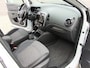 Renault Captur 1.3 TCe Intens , Pdc , Navi , Trekhaak , Led , Keyless go enz. Parelmoer wit