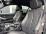 BMW 3-Serie 320i Upgrade Edition|SPORT|Leder|Groot NAVI|NL AUTO|LM-VELG