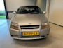 Daewoo Kalos 1.4i 5-DEURS STYLE-uitv/AIRCONDITIONING/STUURBEKRACHTIGING/VELOURS BEKLEDING/TREKHAAK/APK 06/03/2026/133.868 km NAP