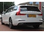 Volvo V60 B3 Aut. Hybrid *Advantage* | Trekhaak | Camera | Carplay | Cruise & Climate Control | Navigatie | Privacy | Orig. NL |
